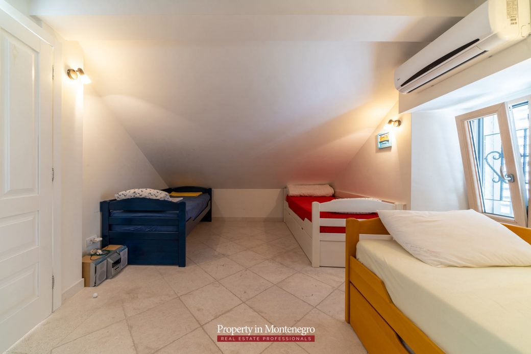 Luxury-apartment-for-sale-in-Dobrota-Kotor24