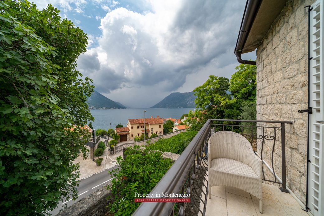 Luxury-apartment-for-sale-in-Dobrota-Kotor5