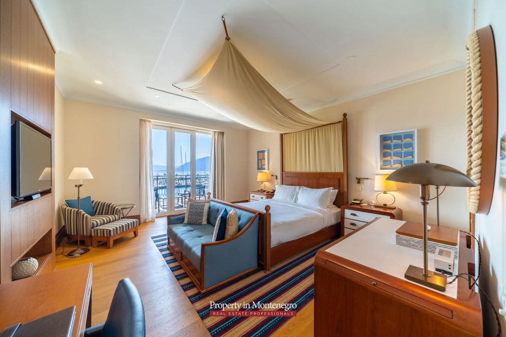 Luxury-two-bedroom-apartment-for-sale-in-Porto-Montenegro (10)