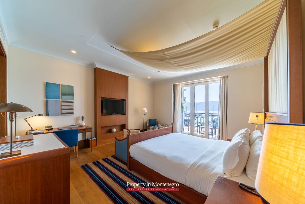 Luxury-two-bedroom-apartment-for-sale-in-Porto-Montenegro (11)