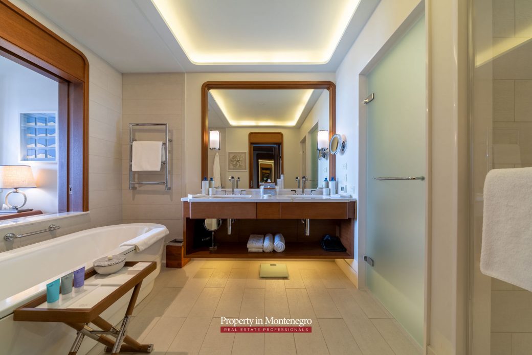 Luxury-two-bedroom-apartment-for-sale-in-Porto-Montenegro (19)