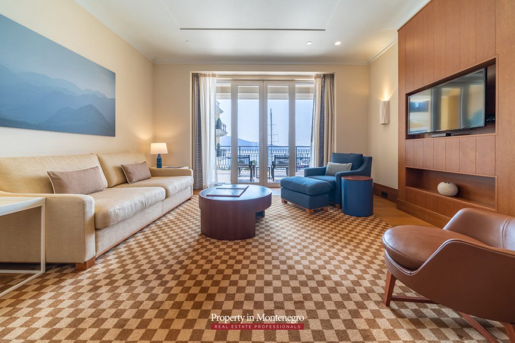 Luxury-two-bedroom-apartment-for-sale-in-Porto-Montenegro (31)