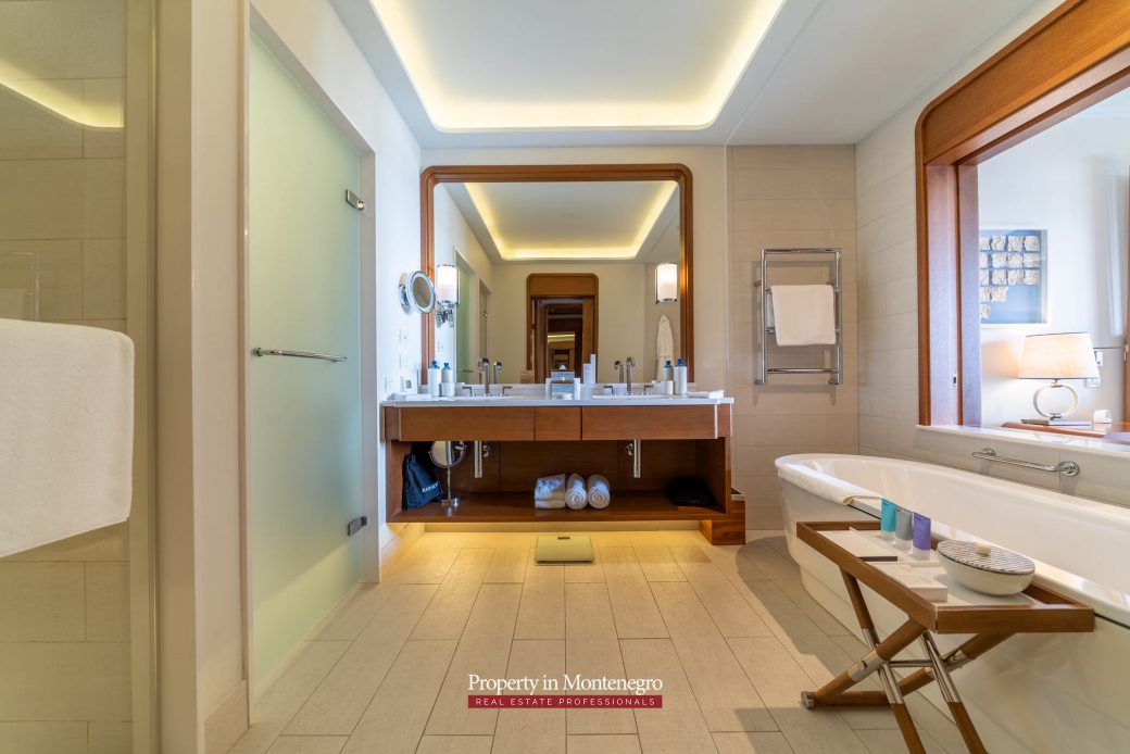 Luxury-two-bedroom-apartment-for-sale-in-Porto-Montenegro (40)