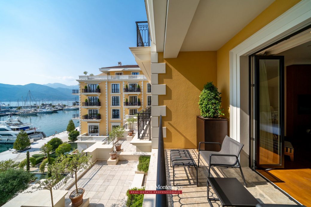 Luxury-two-bedroom-apartment-for-sale-in-Porto-Montenegro (52)