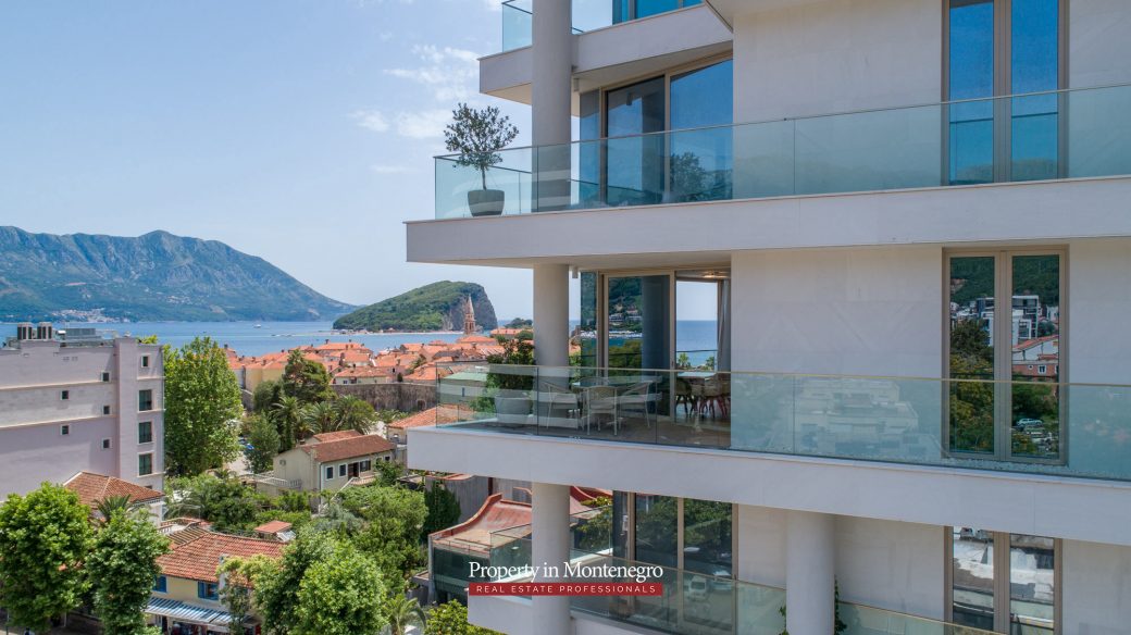 Luxury apartment in Budva