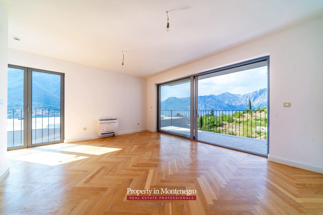 Penthouse for sale in Kotor