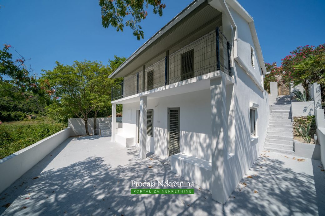 Renovated house for sale in Herceg Novi