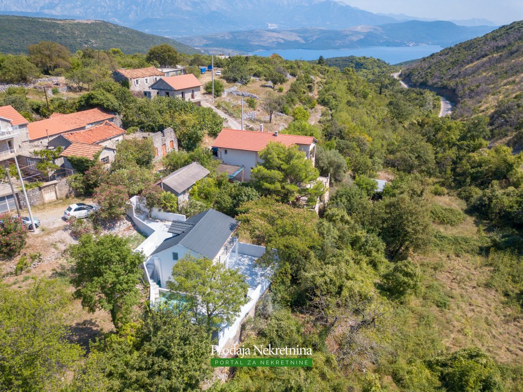 Renovated house for sale in Herceg Novi