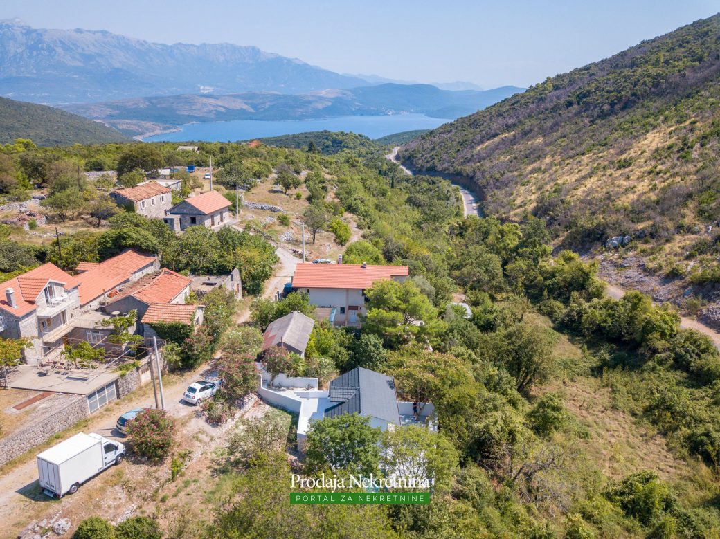 Renovated house for sale in Herceg Novi