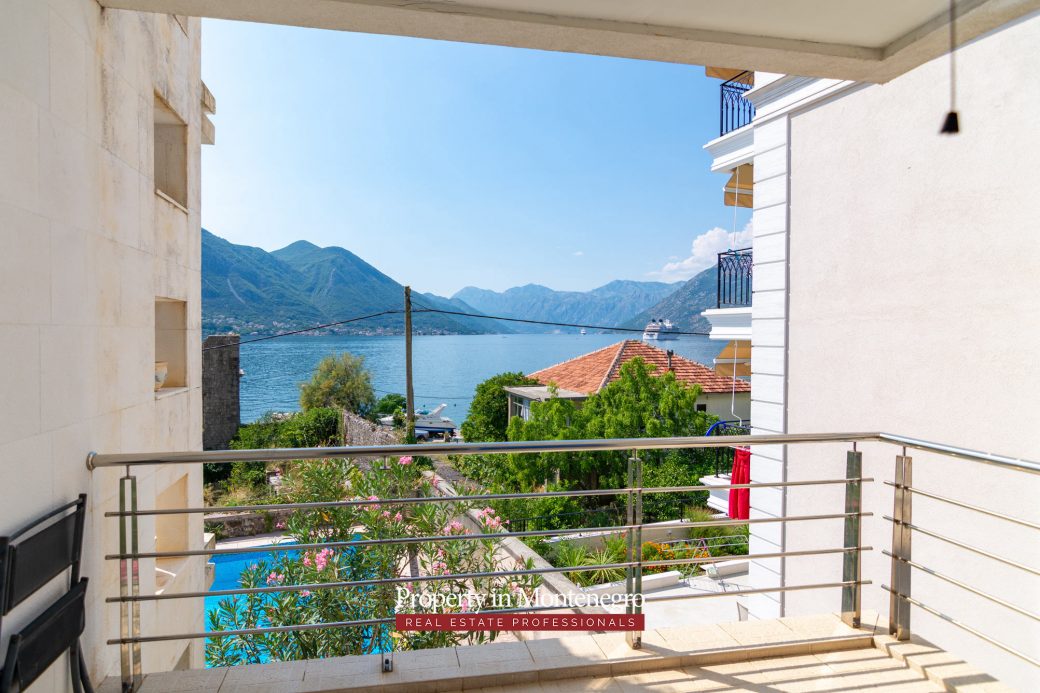 Three bedroom apartment for sale in Kotor