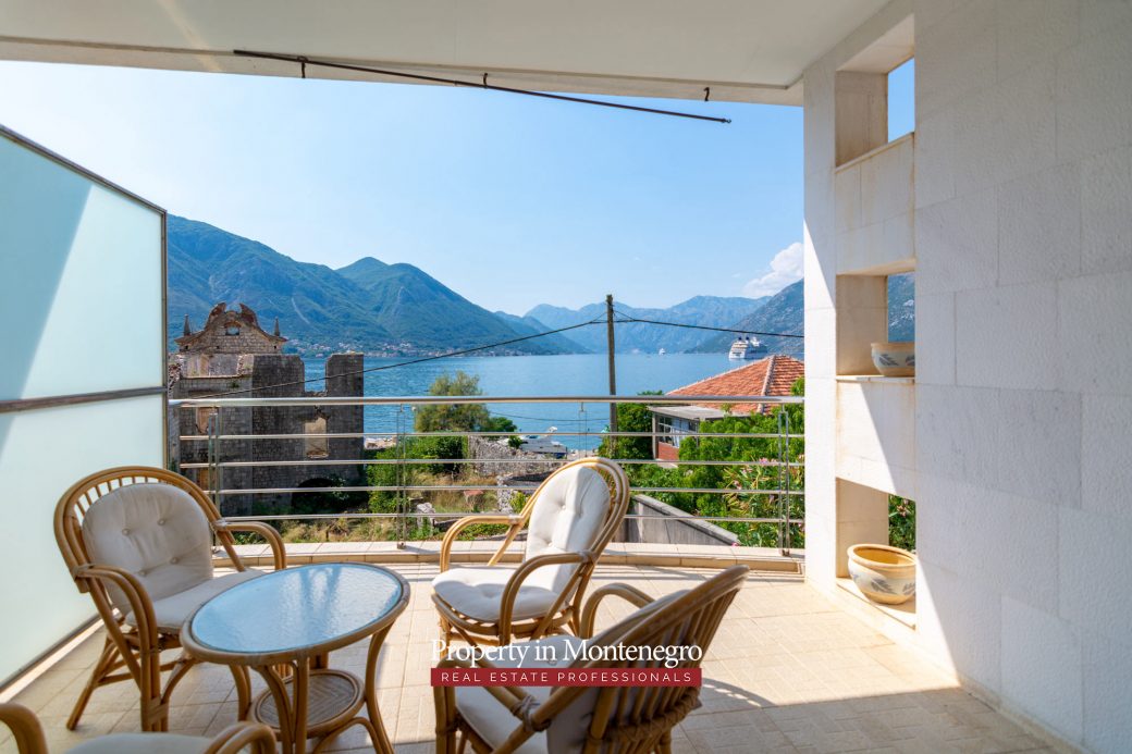 Three bedroom apartment for sale in Kotor