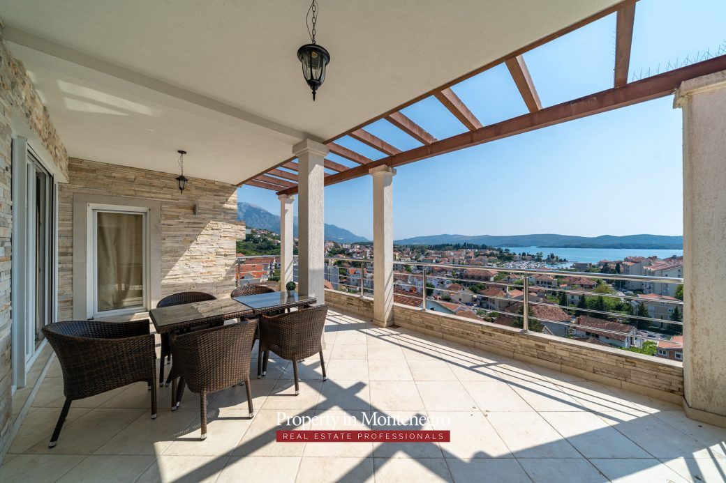 Three bedroom apartment for sale in Tivat