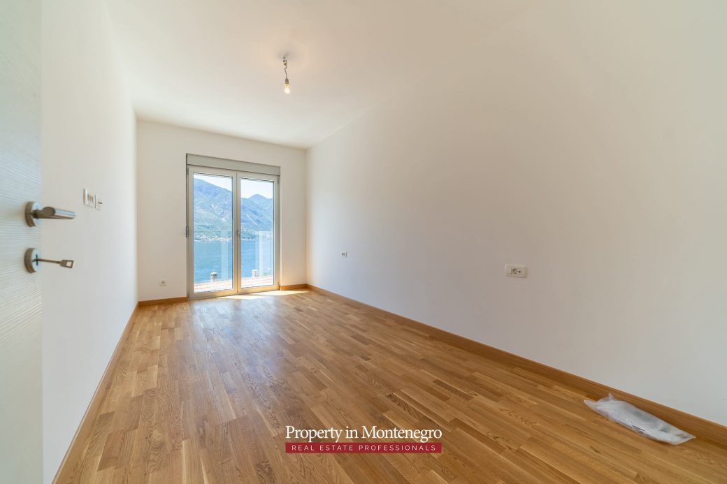 Apartment for sale in Dobrota