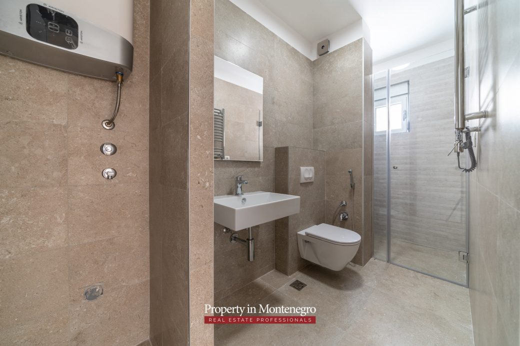 Apartment for sale in Dobrota