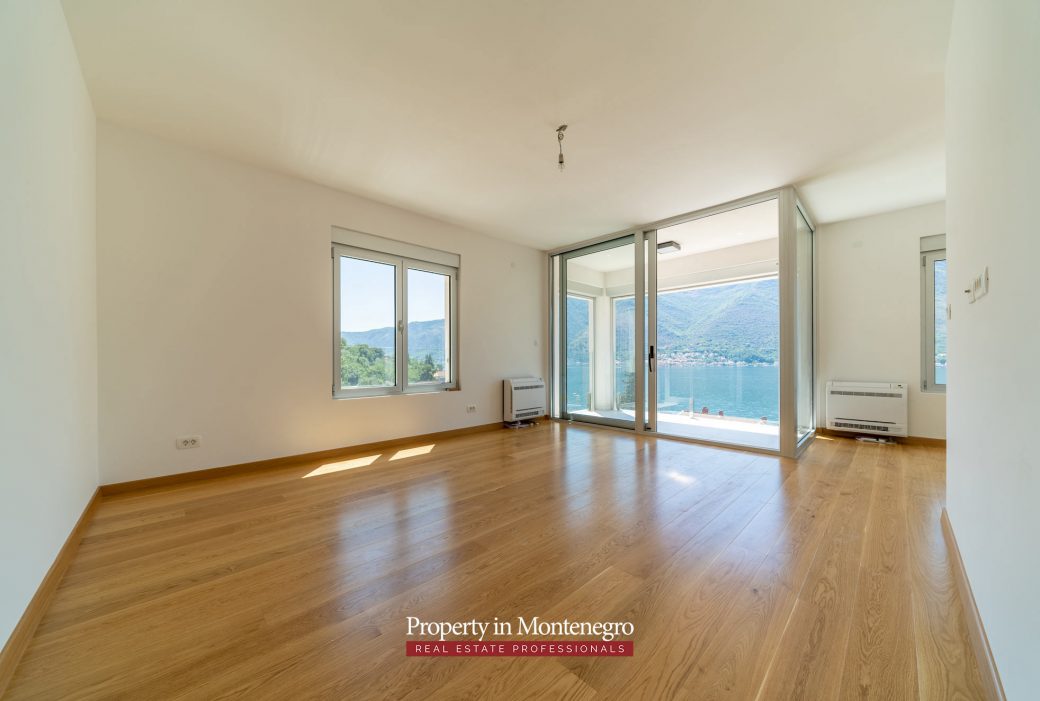 Apartment for sale in Dobrota