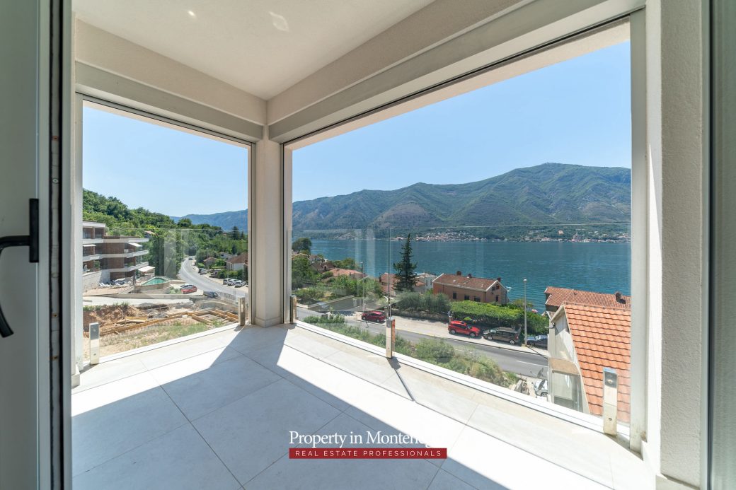 Apartment for sale in Dobrota