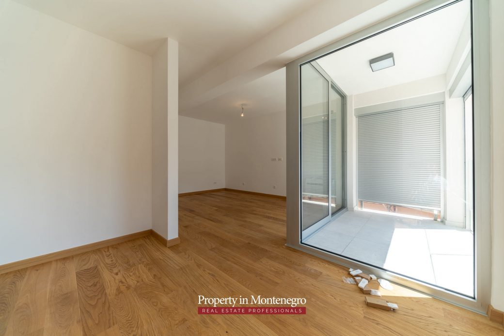 Apartment for sale in Dobrota