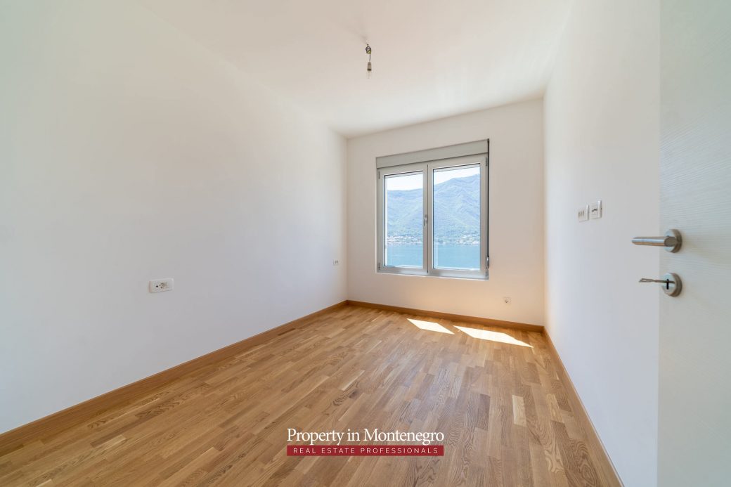 Apartment for sale in Dobrota