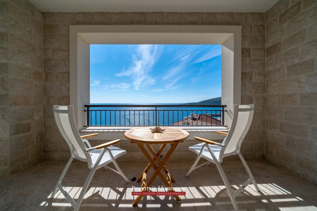 Luxury apartment in Lustica bay