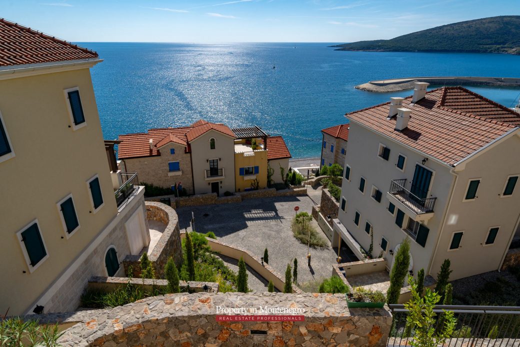 Luxury apartment in Lustica bay