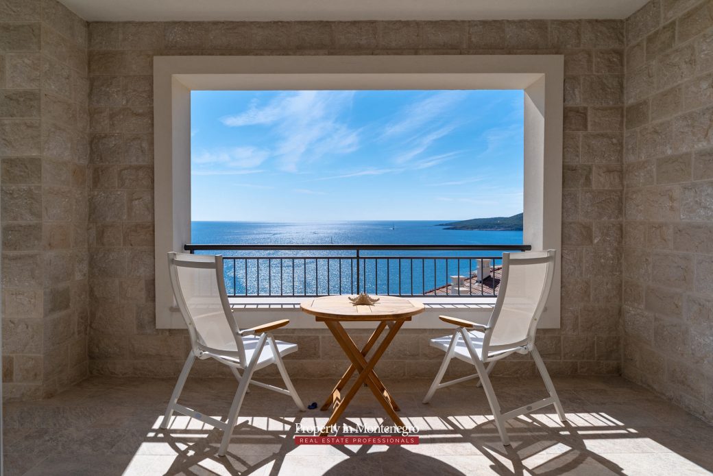 Luxury apartment in Lustica bay