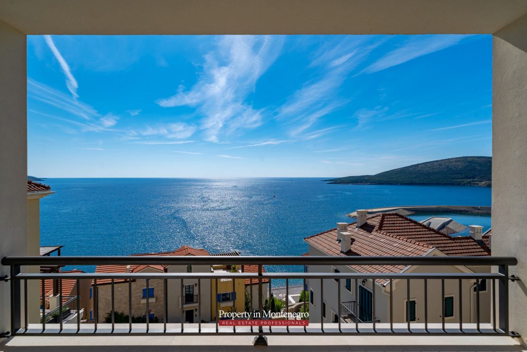 Luxury apartment in Lustica bay