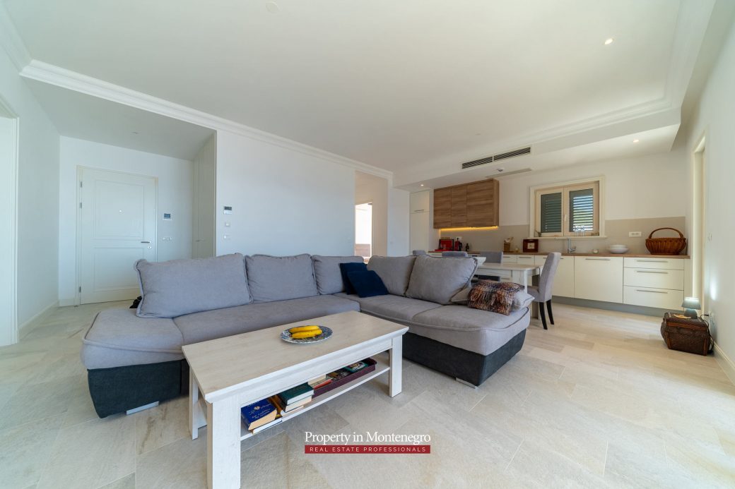 Luxury apartment in Lustica bay