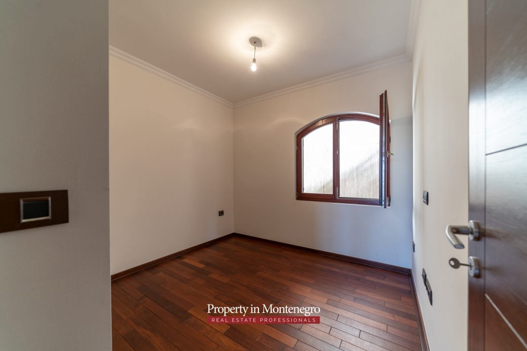 Two bedroom apartment in Petrovac