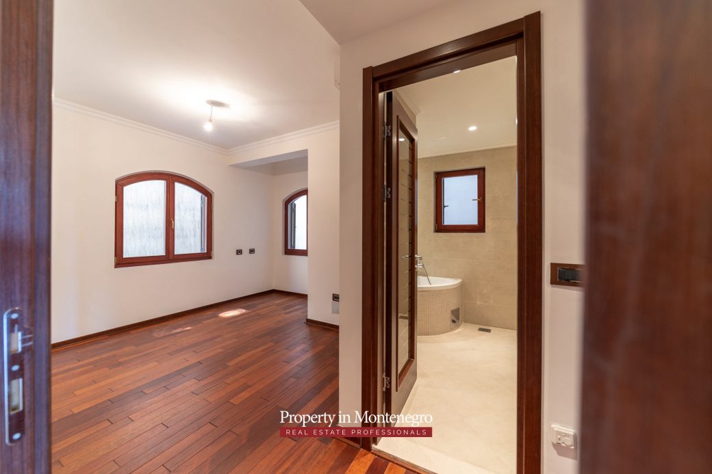 Two bedroom apartment in Petrovac