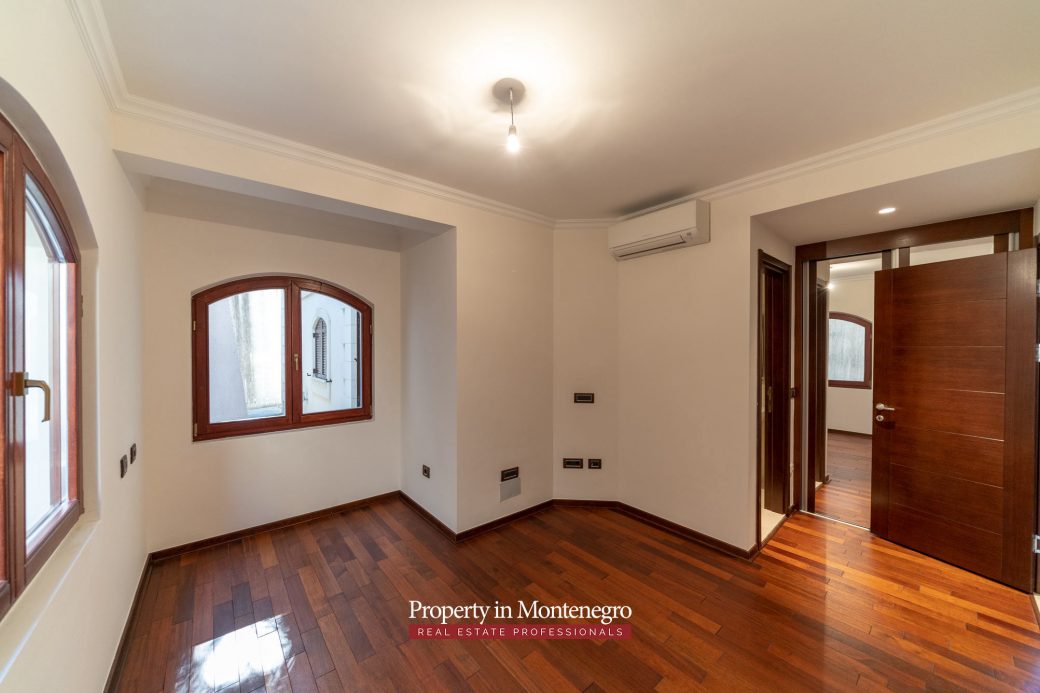 Two bedroom apartment in Petrovac