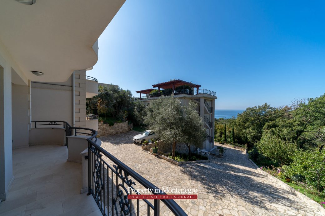 Two bedroom apartment in Petrovac