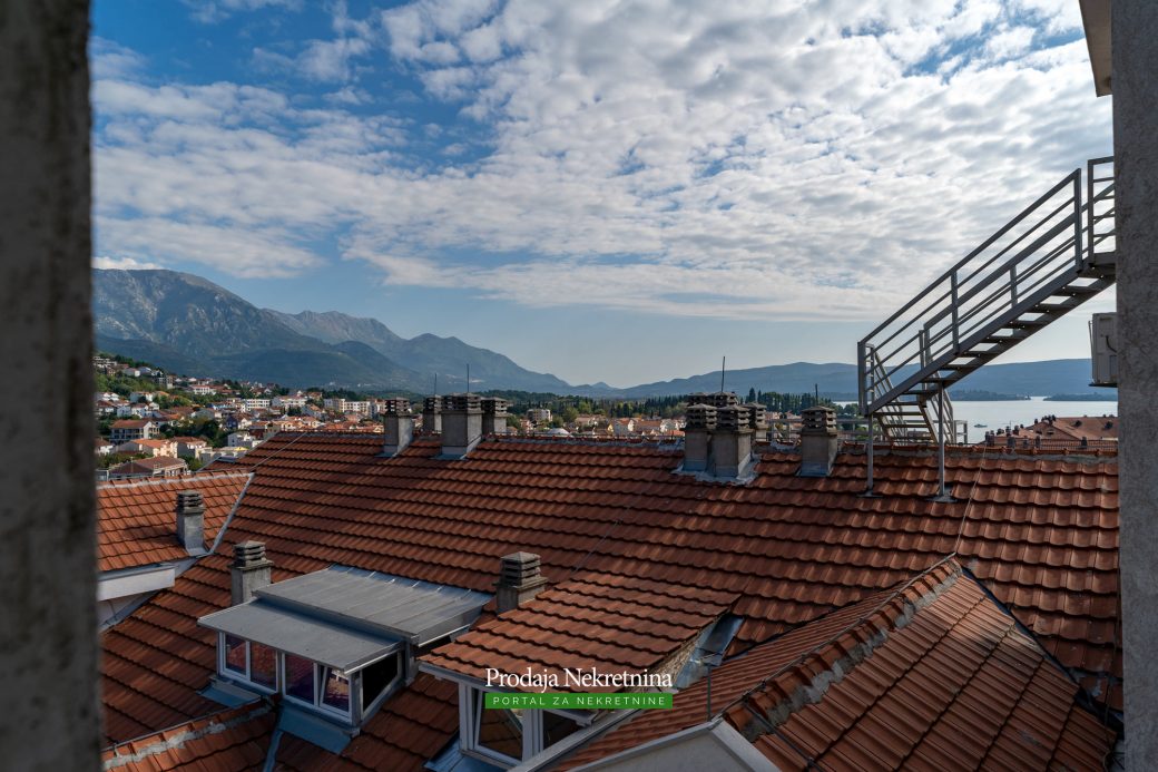 Two bedroom apartment in Tivat