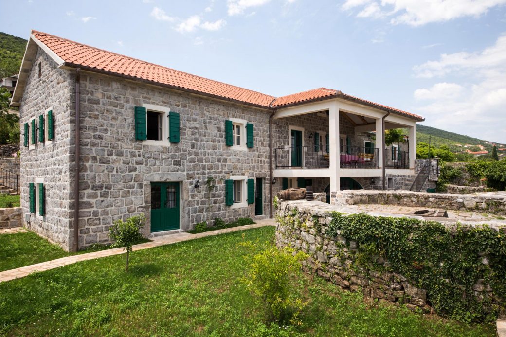 luxury-villa-for-sale-in-boka-bay-montenegro (1)