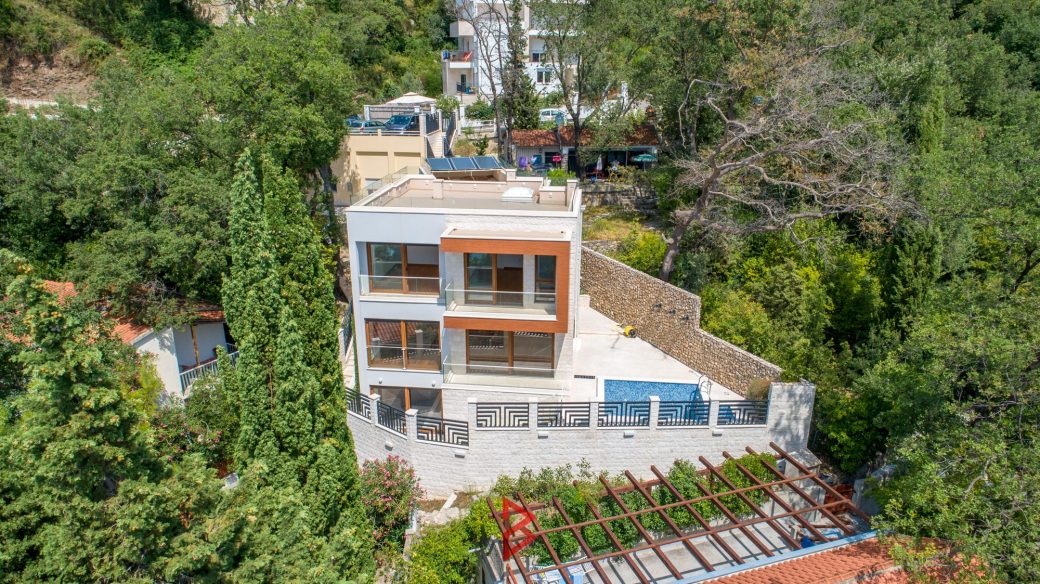 Villa for sale in Budva