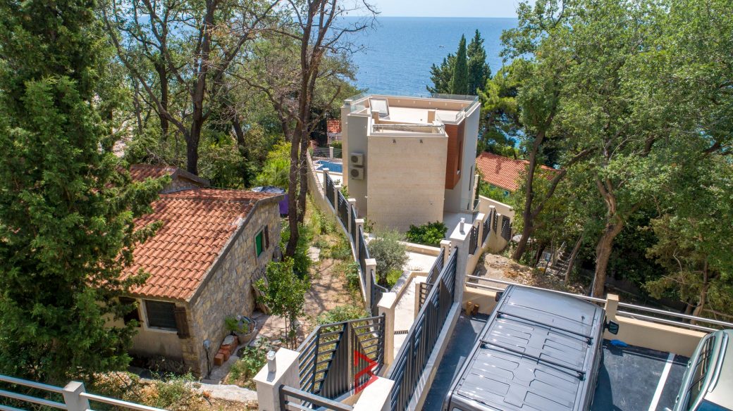 Villa for sale in Budva