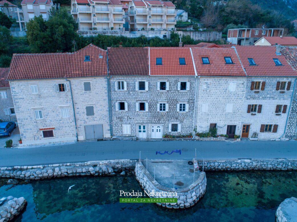 Stone house for sale in Muo