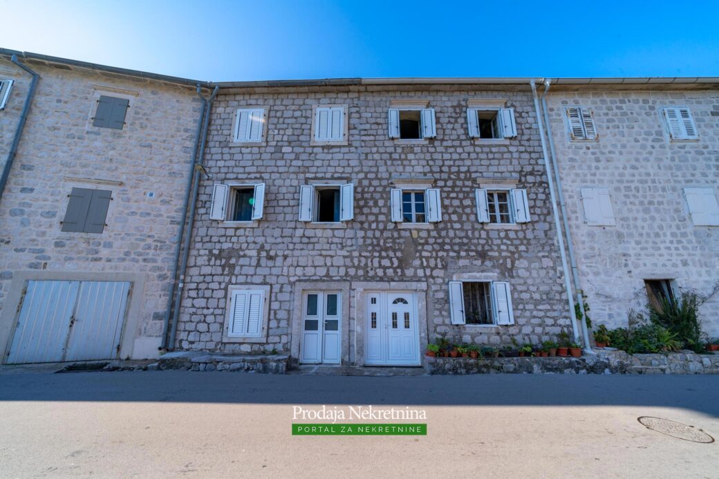 Stone house for sale in Muo