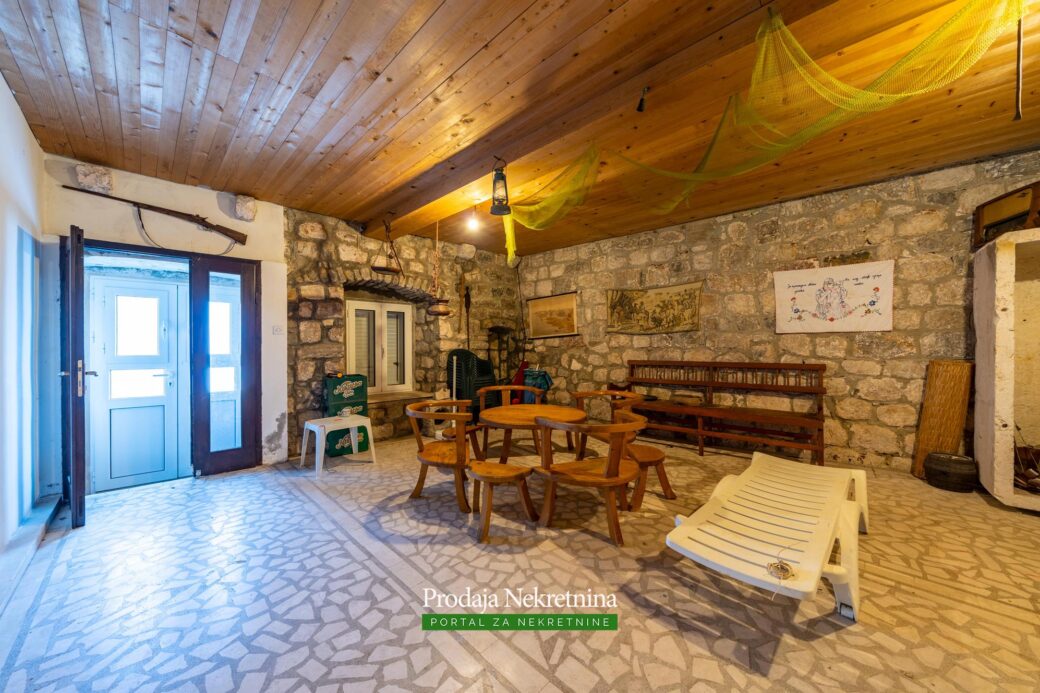 Stone house for sale in Muo