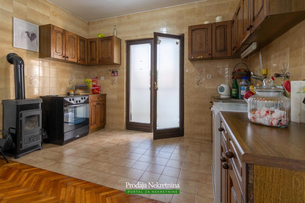 Family house for sale in Dobrota