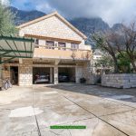 Family house for sale in Dobrota