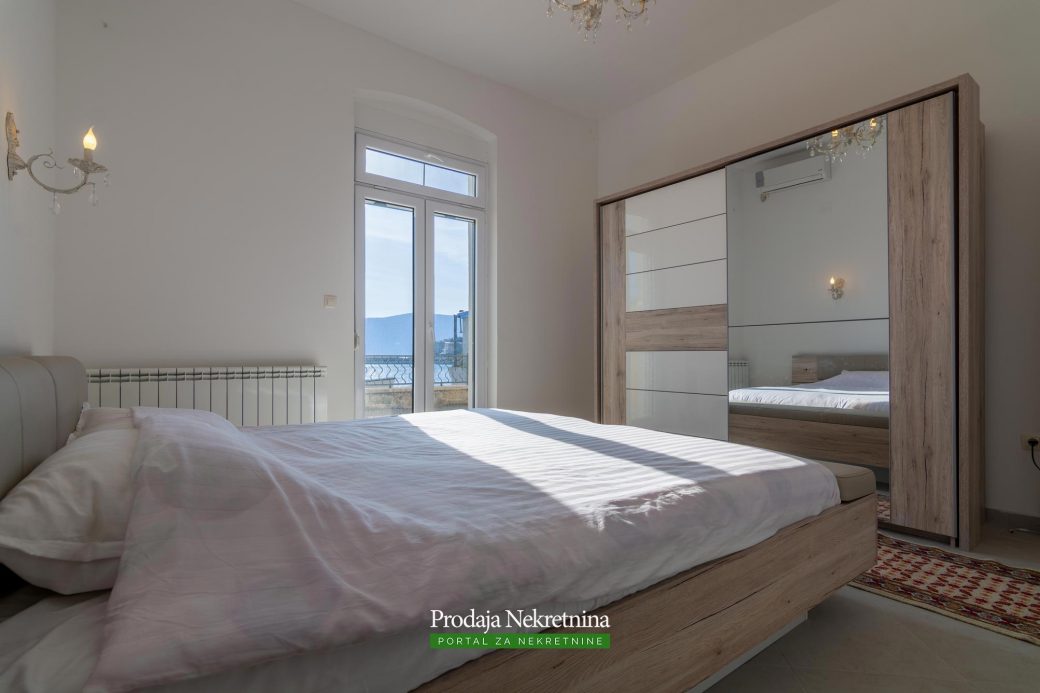 First line apartment for sale in Herceg Novi