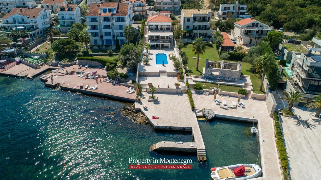 First line luxury villa for sale in Tivat