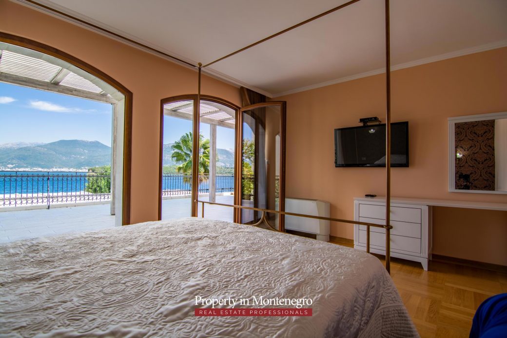 First line luxury villa for sale in Tivat