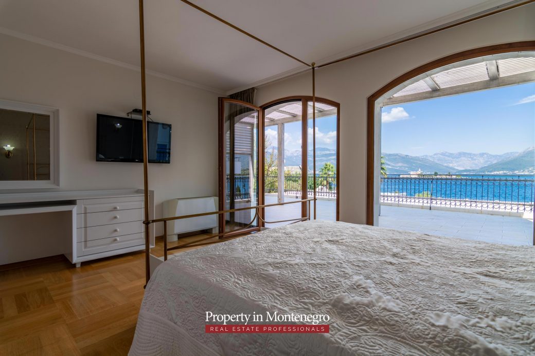 First line luxury villa for sale in Tivat