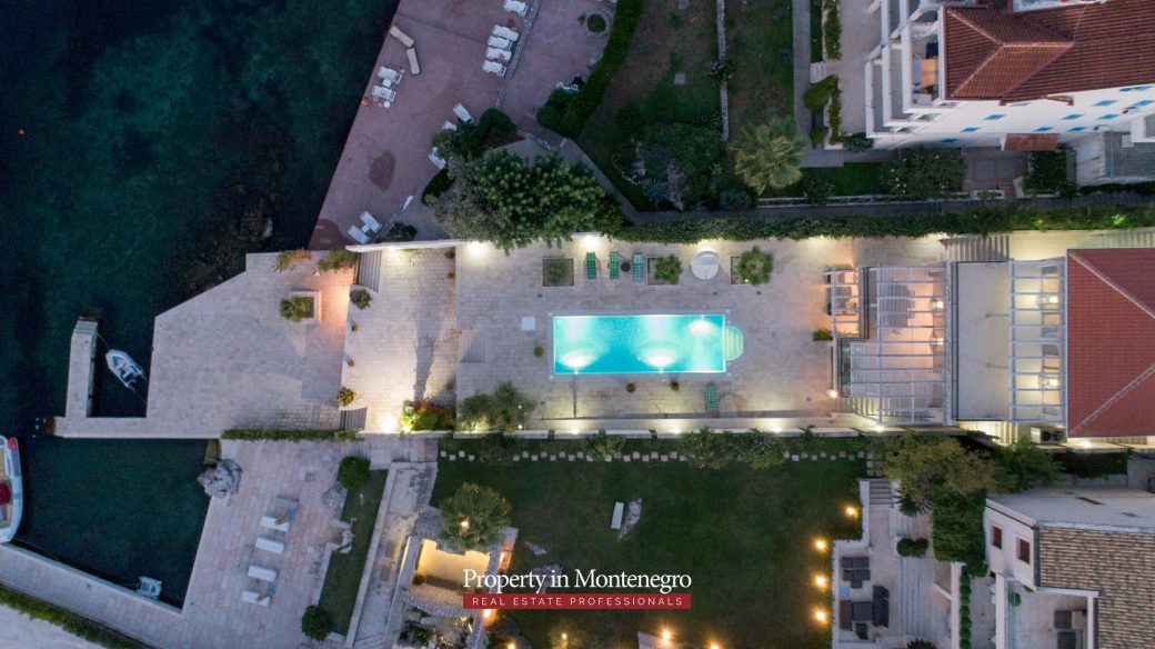 First line luxury villa for sale in Tivat