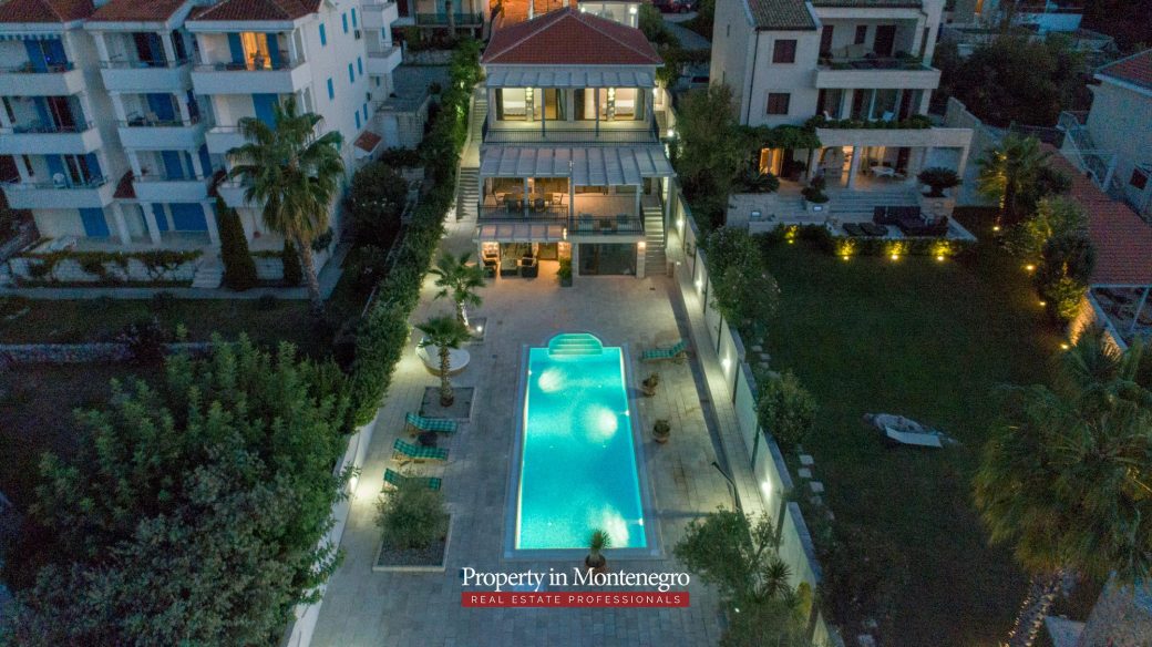 First line luxury villa for sale in Tivat