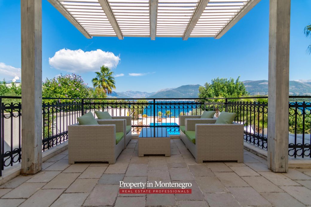 First line luxury villa for sale in Tivat