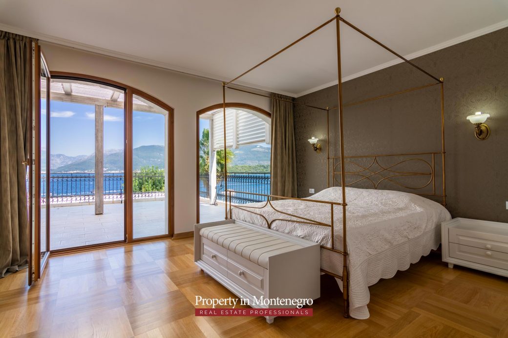 First line luxury villa for sale in Tivat