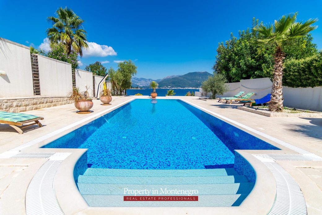 First line luxury villa for sale in Tivat