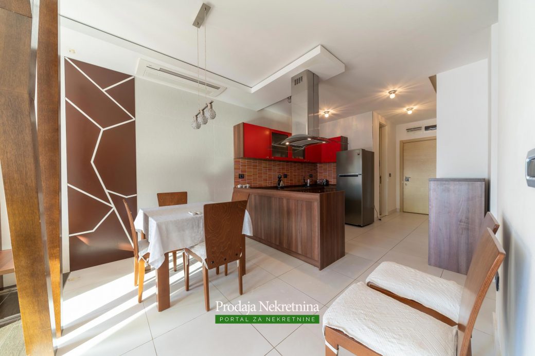 Two bedroom apartment in Risan